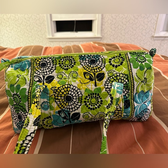 Vera Bradley small duffle - Picture 1 of 4
